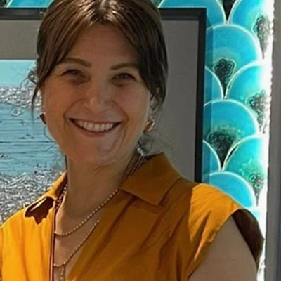 Esra Alkış